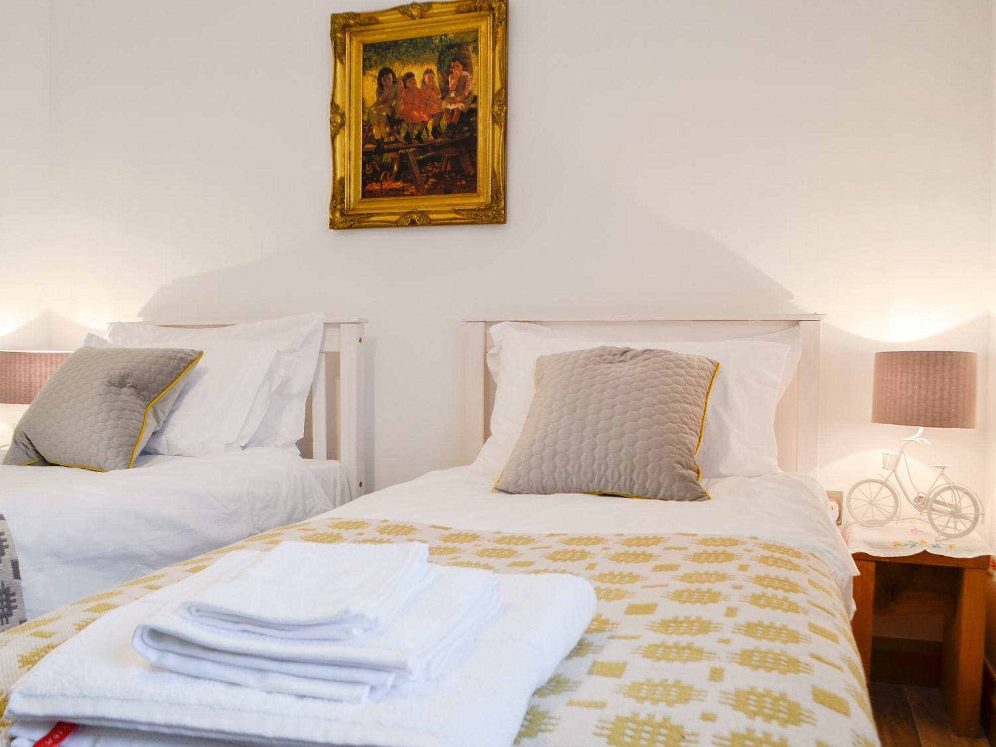 Sgubor Llwyndu Villa Betws  Екстериор снимка